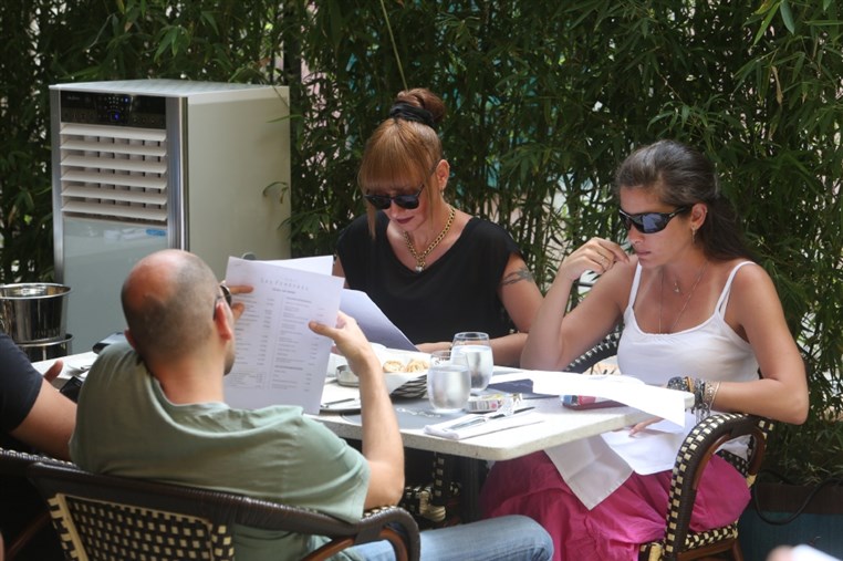 Les Fenetres Media Lunch